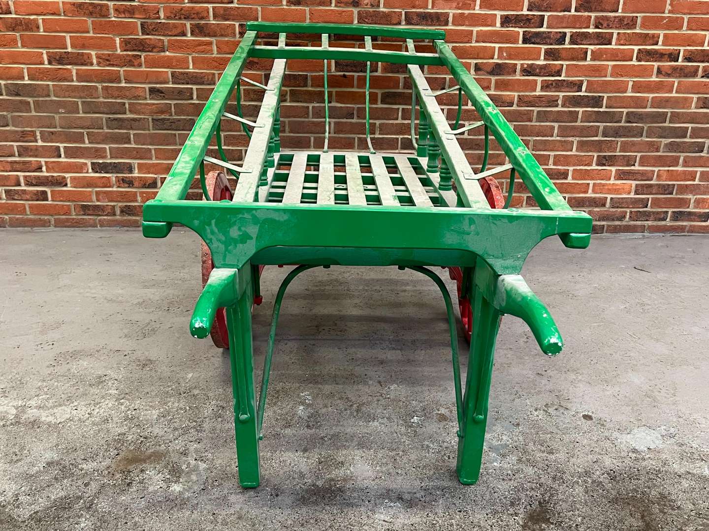 <p>Circa 1900's Single Axle Costermongers Cart</p>