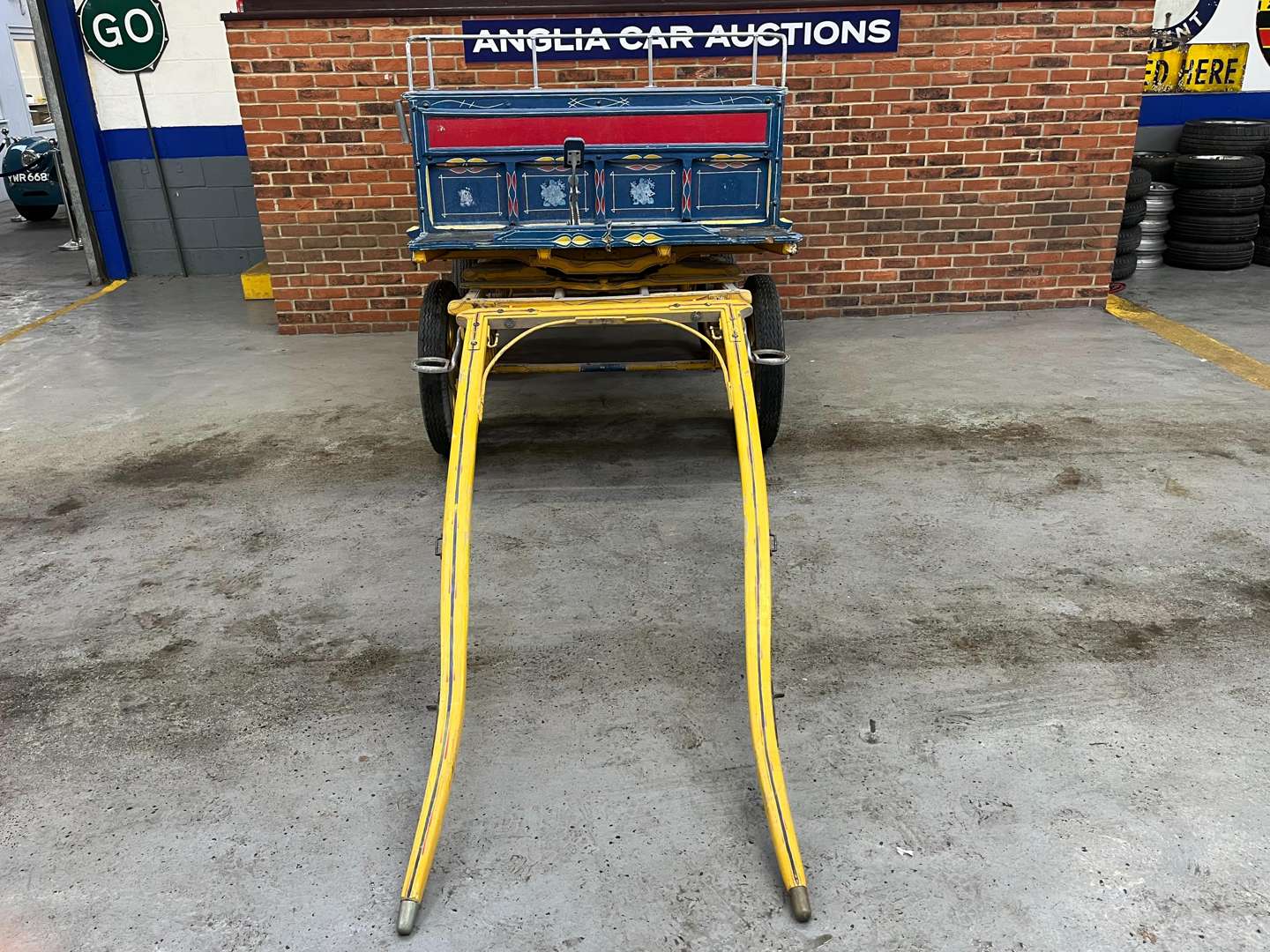 <p>Twin Axle Wooden London Trade Trolley&nbsp;</p>