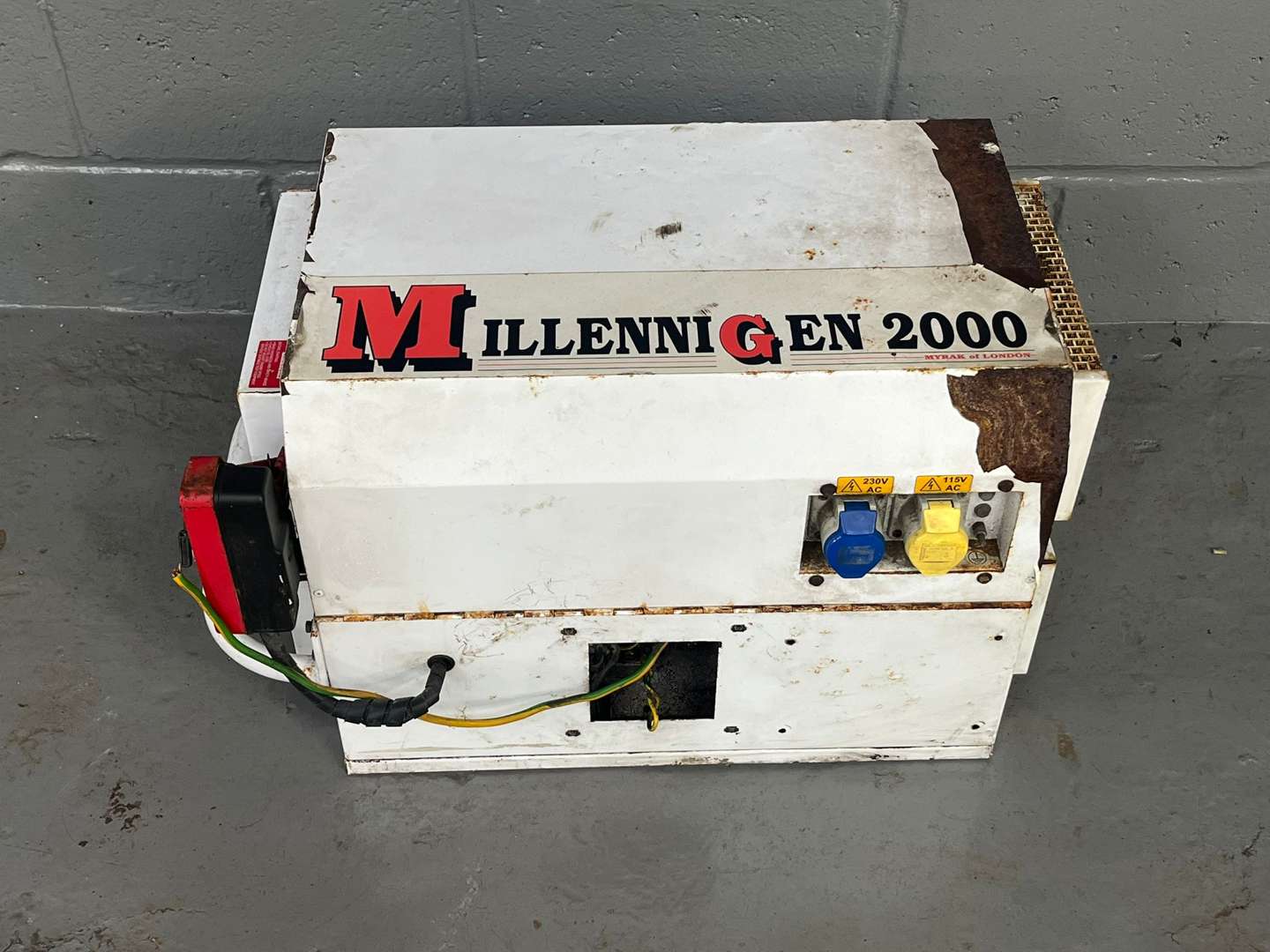 <p>Millennigen 2000 Petrol Generator&nbsp;</p>