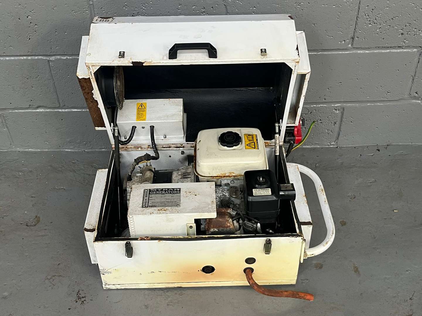 <p>Millennigen 2000 Petrol Generator&nbsp;</p>