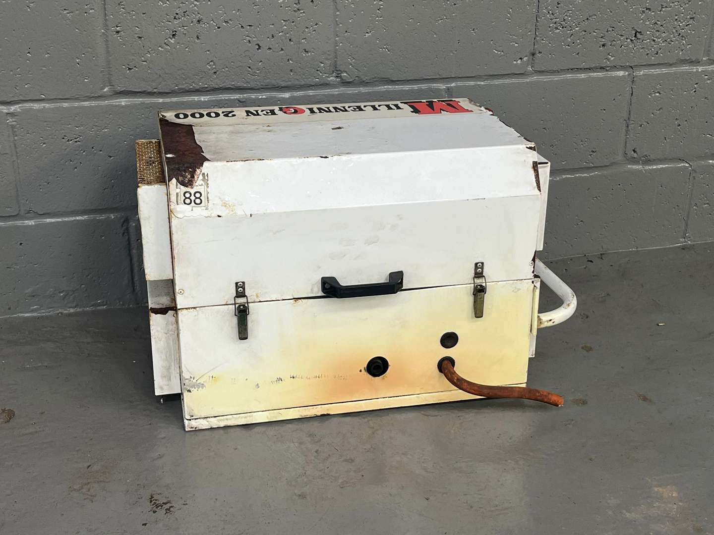 <p>Millennigen 2000 Petrol Generator&nbsp;</p>