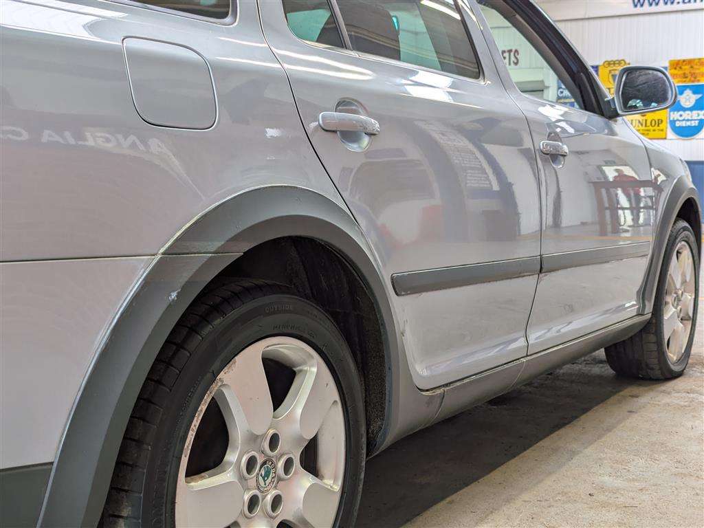 <p>2011 SKODA OCTAVIA SCOUT TDI CR S-A</p>