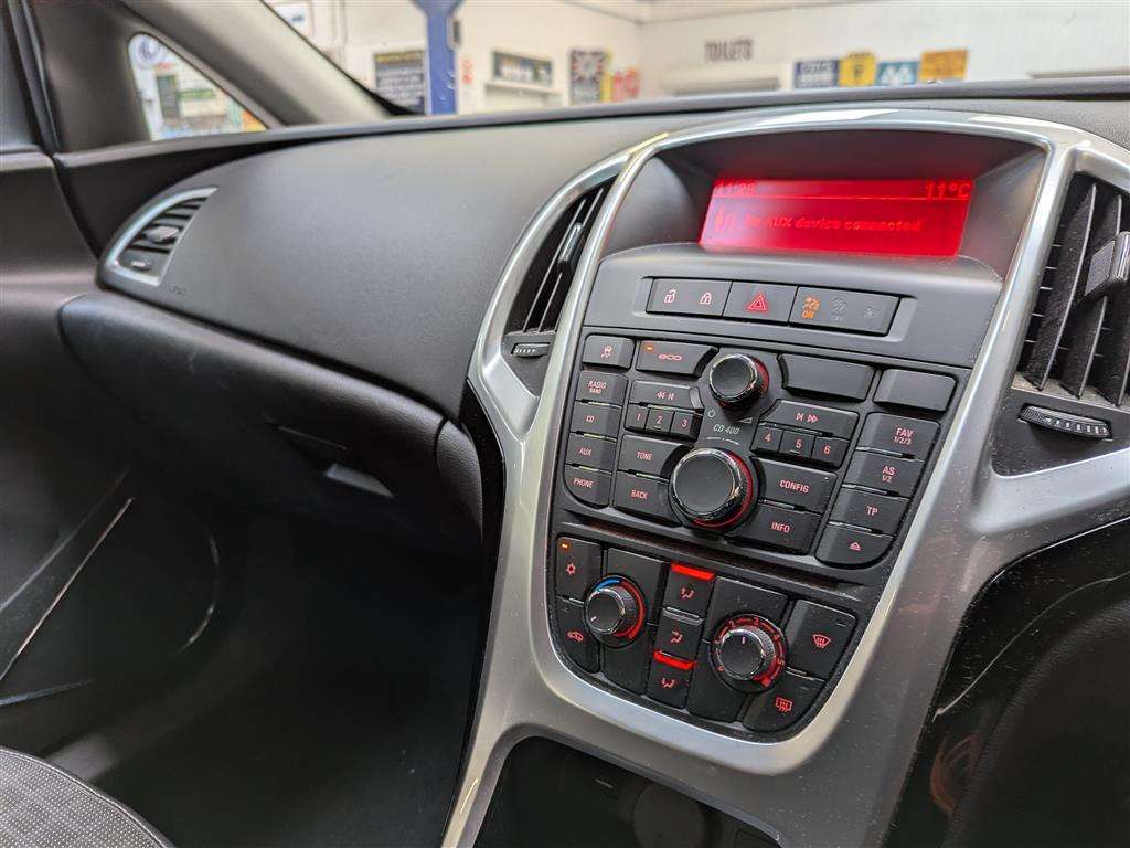 <p>2013 VAUXHALL ASTRA GTC SRI S/S</p>