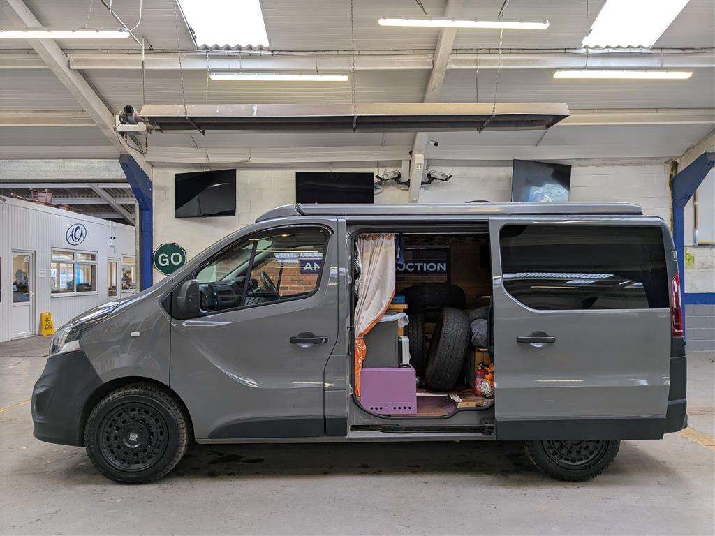 <p>2015 VAUXHALL VIVARO 2700 CDTI CAMPERVAN&nbsp;</p>