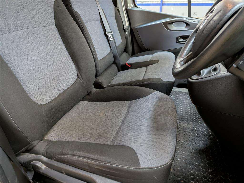 <p>2015 VAUXHALL VIVARO 2700 CDTI CAMPERVAN&nbsp;</p>