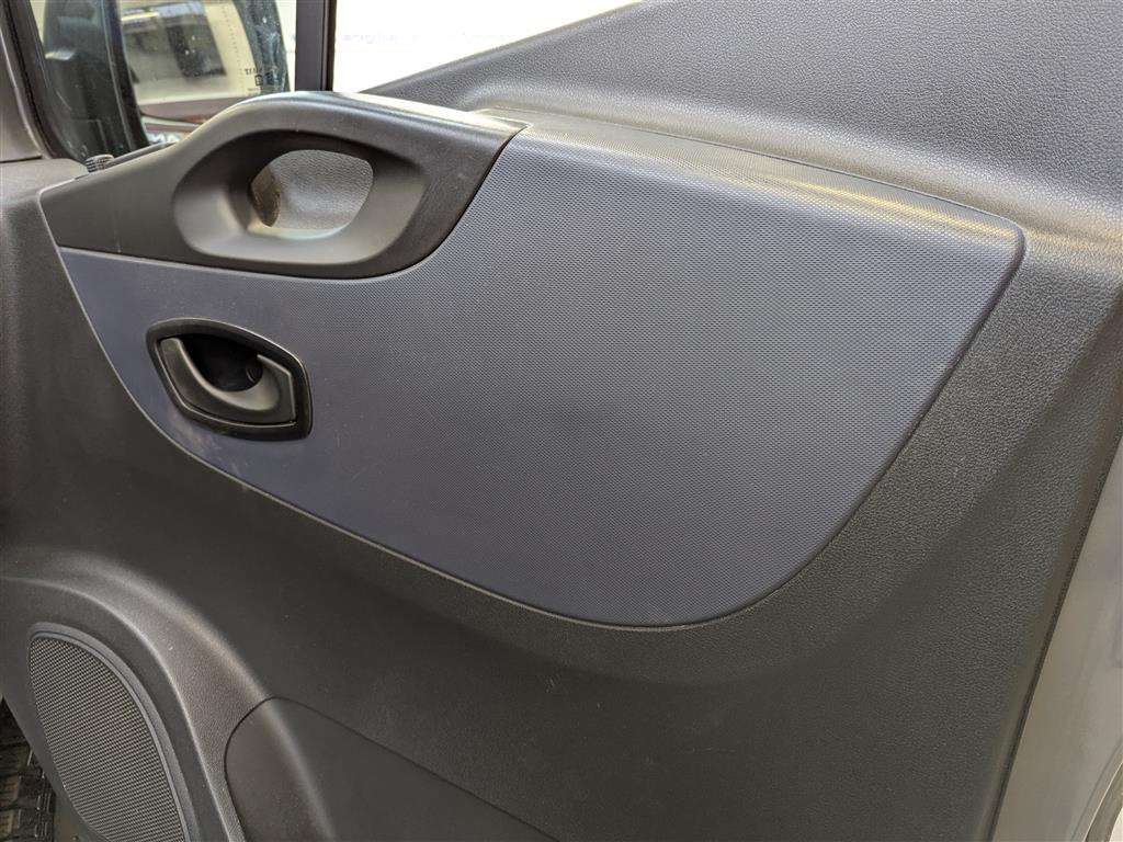 <p>2015 VAUXHALL VIVARO 2700 CDTI CAMPERVAN&nbsp;</p>