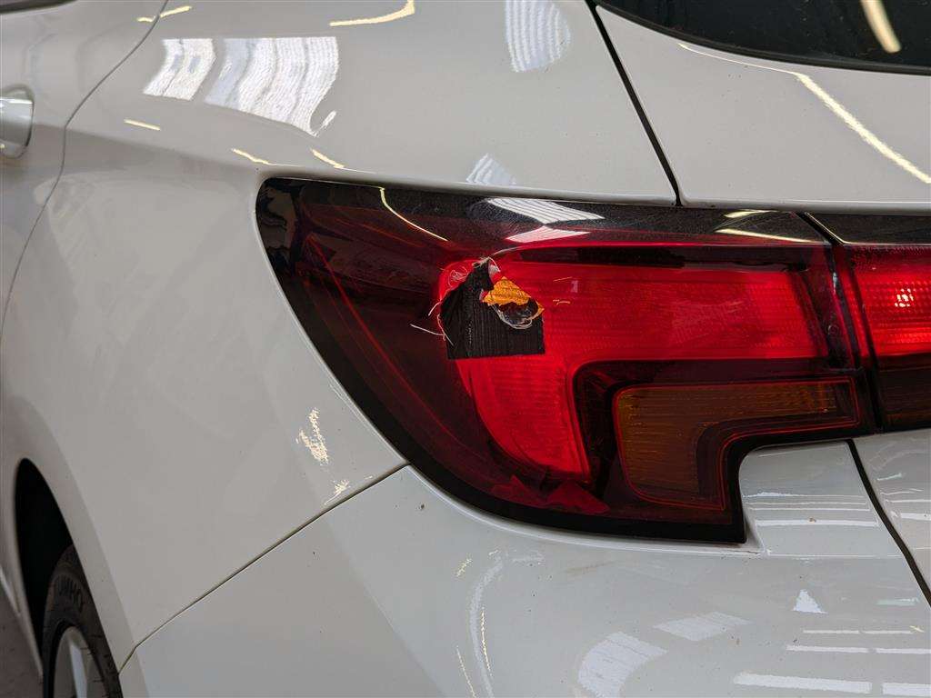 <p>2016 VAUXHALL ASTRA SRI TURBO</p>