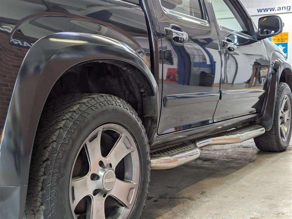 <p>2010 ISUZU TF RODEO DENVER MAX D/C A</p>