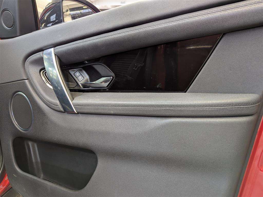 <p>2021 LAND ROVER DISCOVERY SPORT S D MHEV</p>