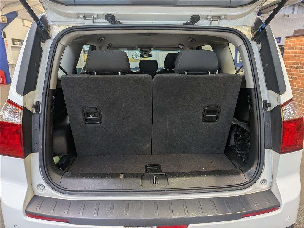 <p>2011 CHEVROLET ORLANDO LT VCDI AUTO **SOLD</p>