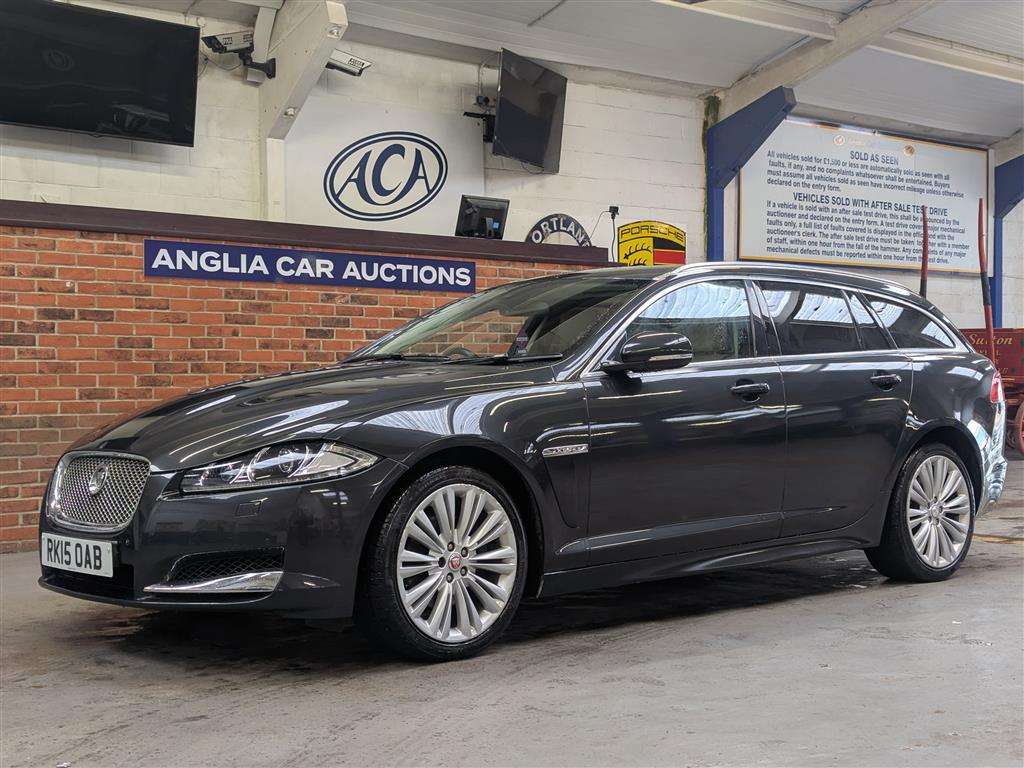 <p>2015 JAGUAR XF PORTFOLIO SPORTBRAKE D</p>