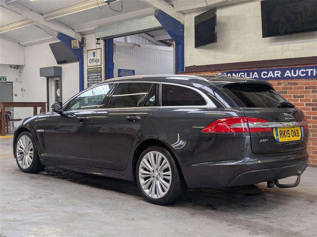 <p>2015 JAGUAR XF PORTFOLIO SPORTBRAKE D</p>
