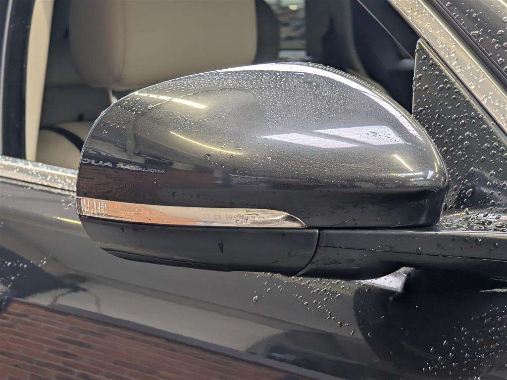 <p>2015 JAGUAR XF PORTFOLIO SPORTBRAKE D</p>