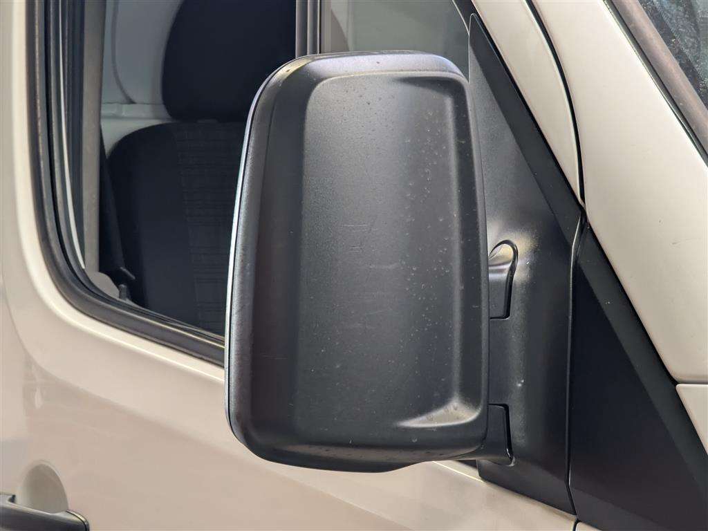 <p>2015 MERCEDES-BENZ SPRINTER 313 CDI</p>