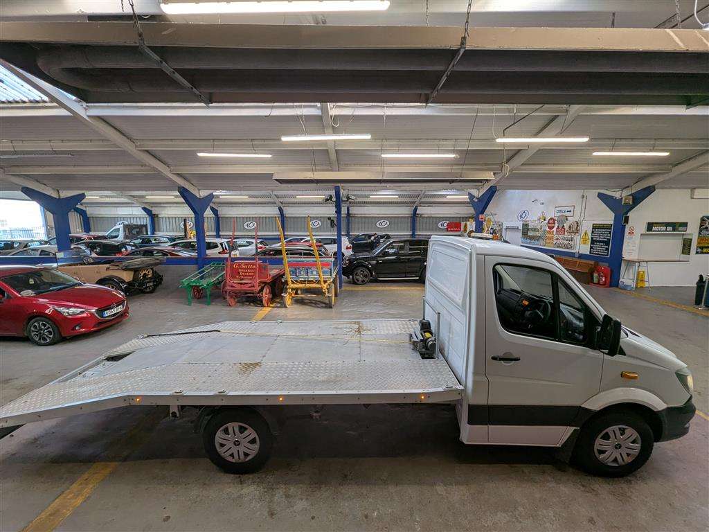 <p>2015 MERCEDES-BENZ SPRINTER 313 CDI</p>