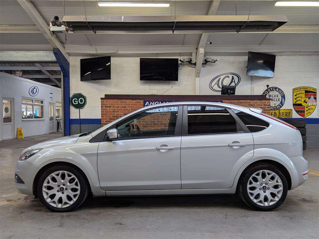 <p>2010 FORD FOCUS ZETEC 125</p>