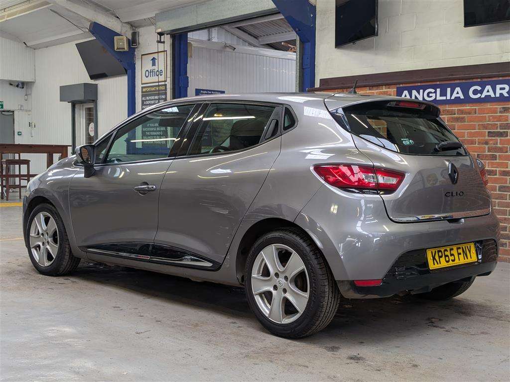 <p>2015 RENAULT CLIO DYNAMIQUE NAV 16V</p>