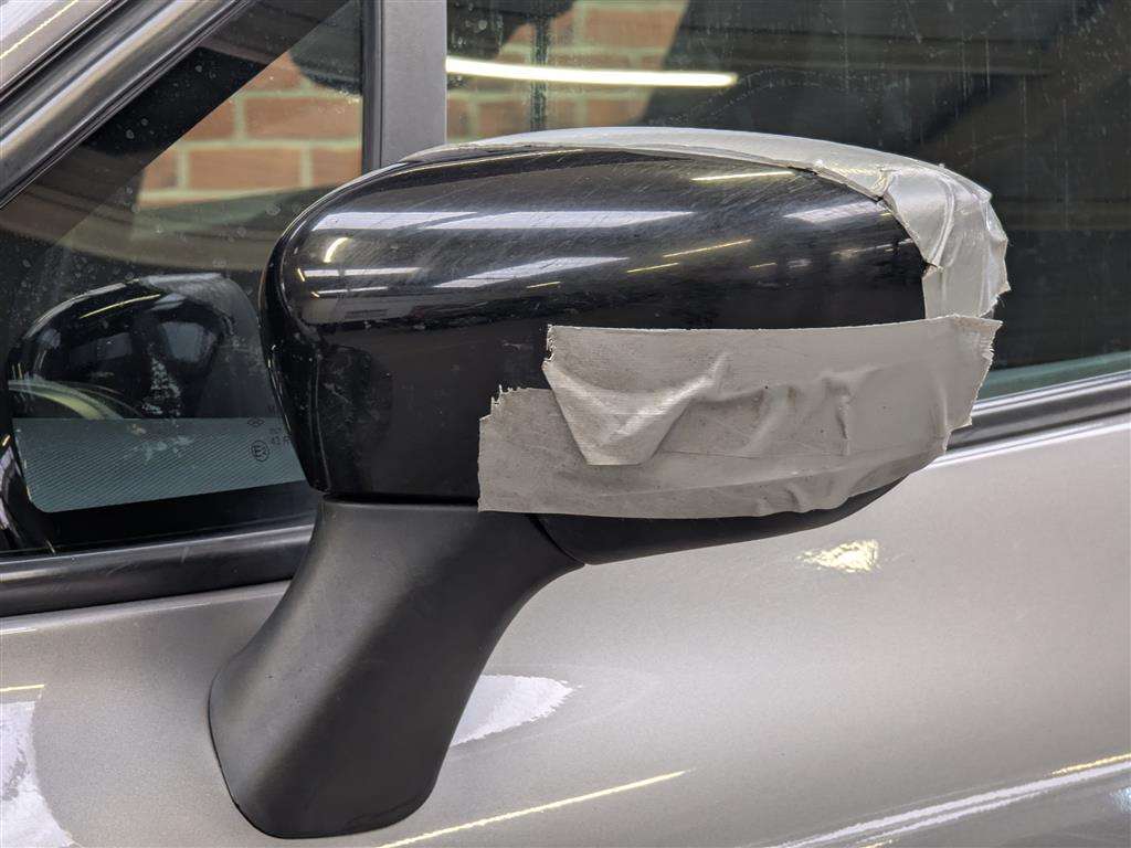 <p>2015 RENAULT CLIO DYNAMIQUE NAV 16V</p>