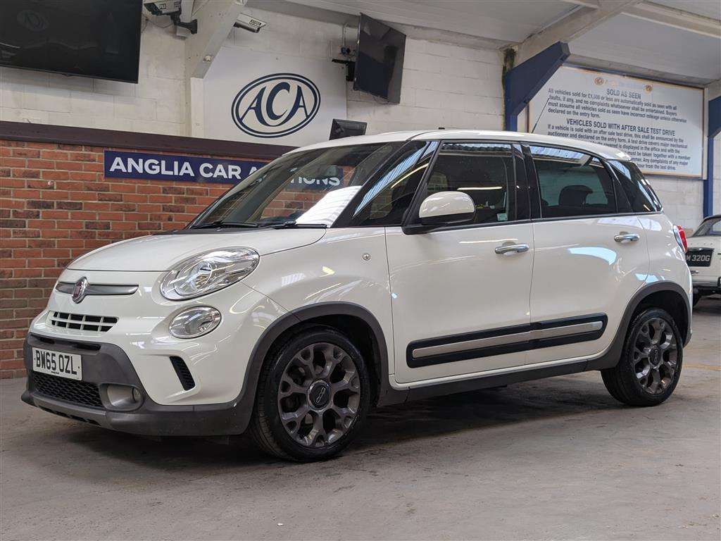 <p>2016 FIAT 500L TREKKING MULTIJET S-</p>