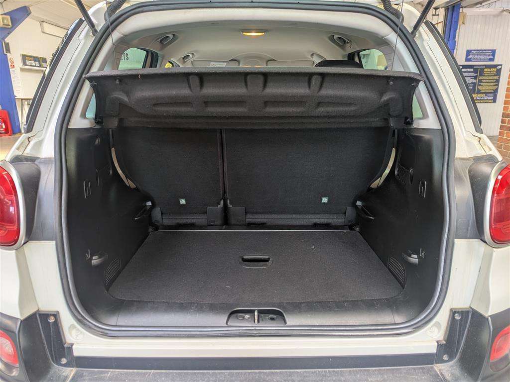 <p>2016 FIAT 500L TREKKING MULTIJET S-</p>