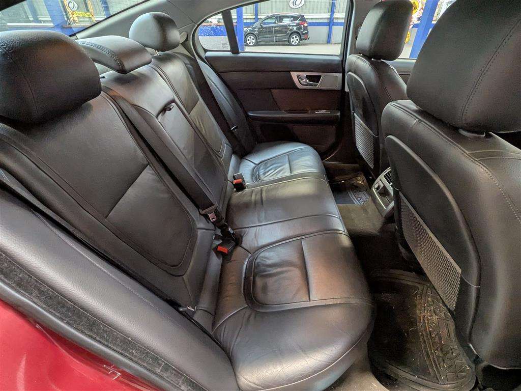 <p>2014 JAGUAR XF LUXURY V6 D AUTO</p>