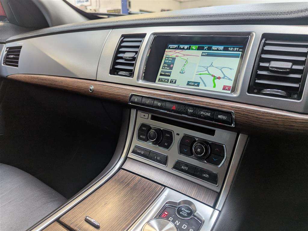 <p>2014 JAGUAR XF LUXURY V6 D AUTO</p>