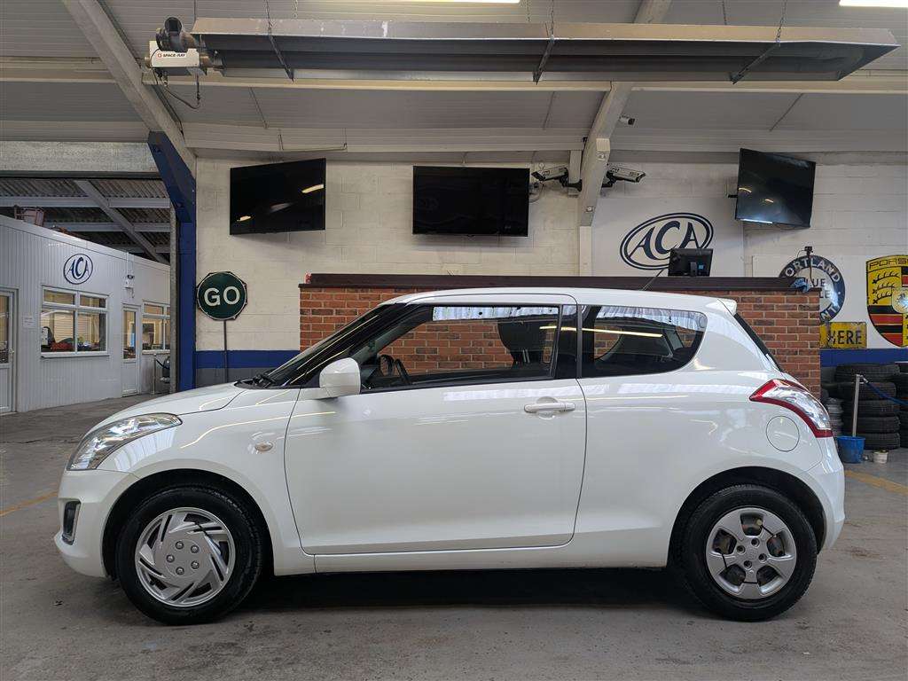 <p>2014 SUZUKI SWIFT SZ2</p>