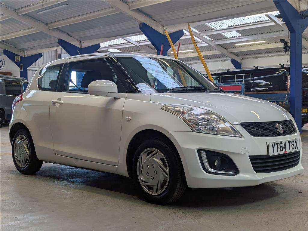 <p>2014 SUZUKI SWIFT SZ2</p>