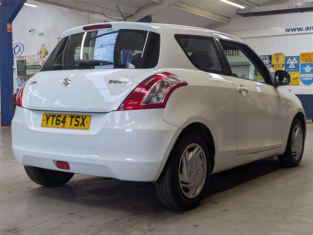 <p>2014 SUZUKI SWIFT SZ2</p>