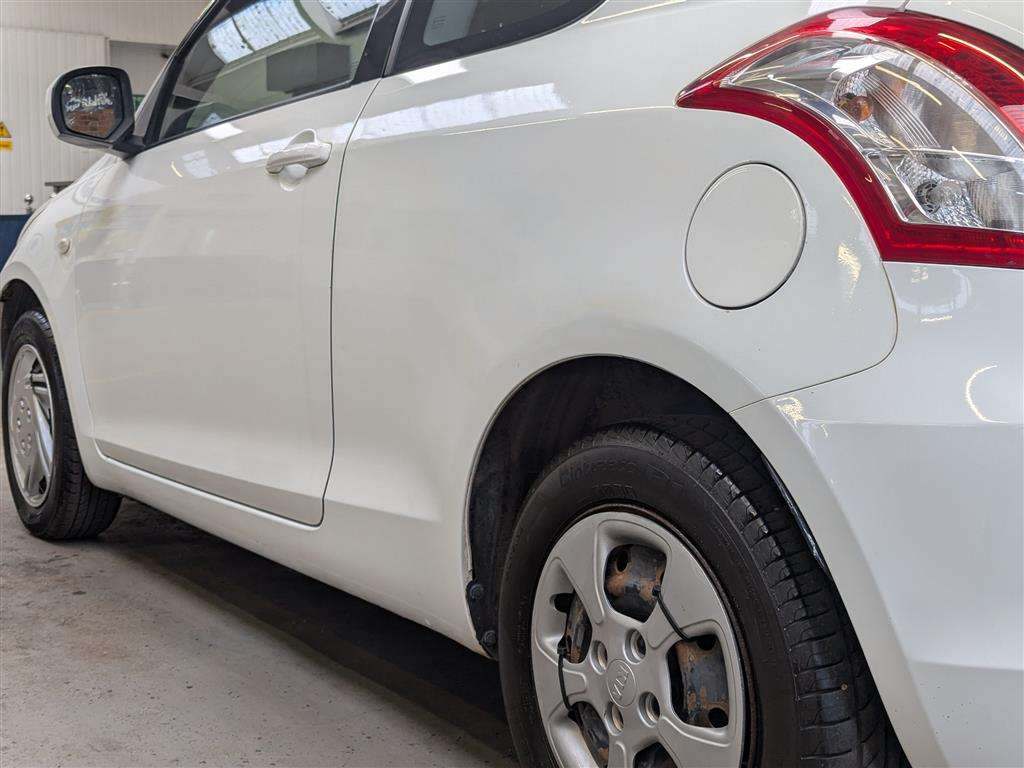 <p>2014 SUZUKI SWIFT SZ2</p>