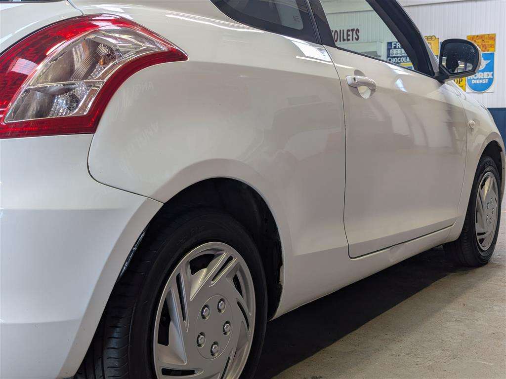 <p>2014 SUZUKI SWIFT SZ2</p>