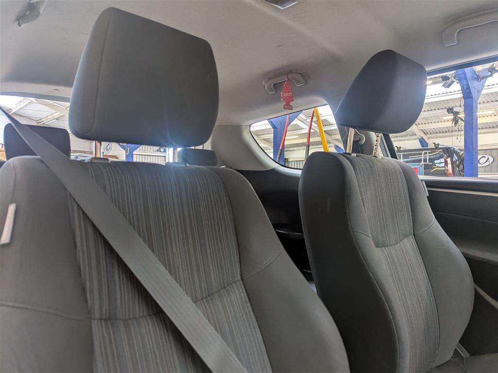 <p>2014 SUZUKI SWIFT SZ2</p>