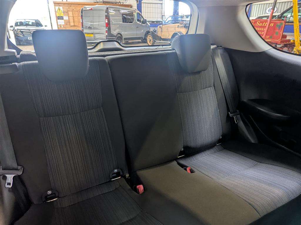 <p>2014 SUZUKI SWIFT SZ2</p>