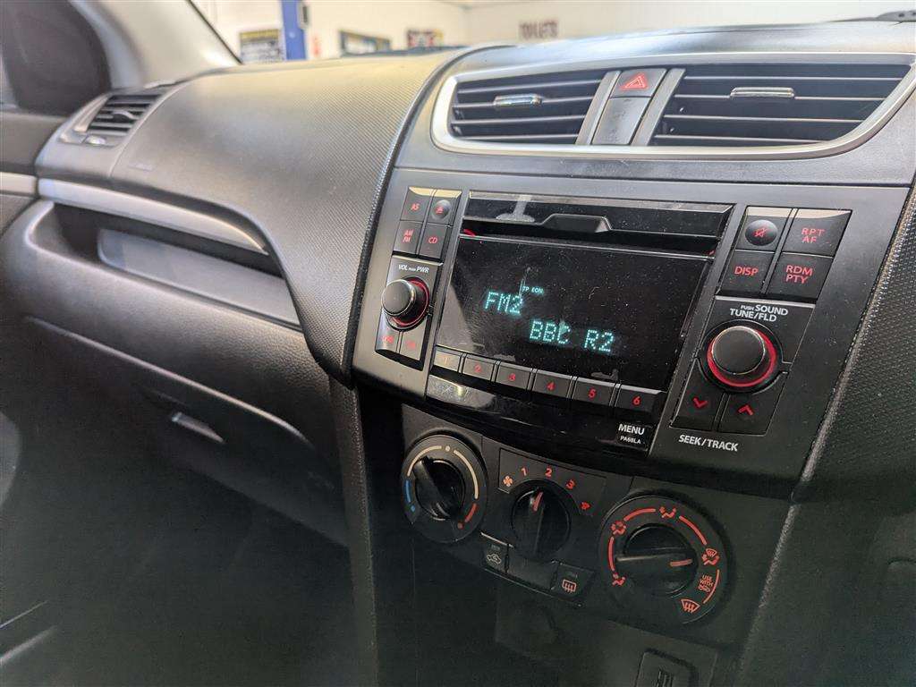 <p>2014 SUZUKI SWIFT SZ2</p>