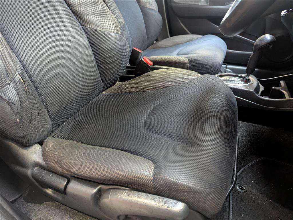 <p>2013 HONDA JAZZ I-VTEC ES CVT</p>