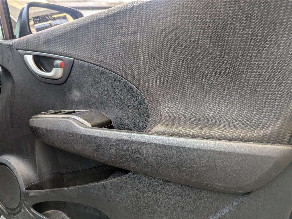 <p>2013 HONDA JAZZ I-VTEC ES CVT</p>