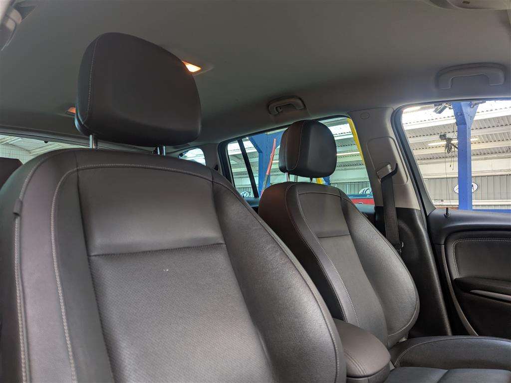 <p>2018 VAUXHALL ZAFIRA TOURER SRI NAV TUR</p>