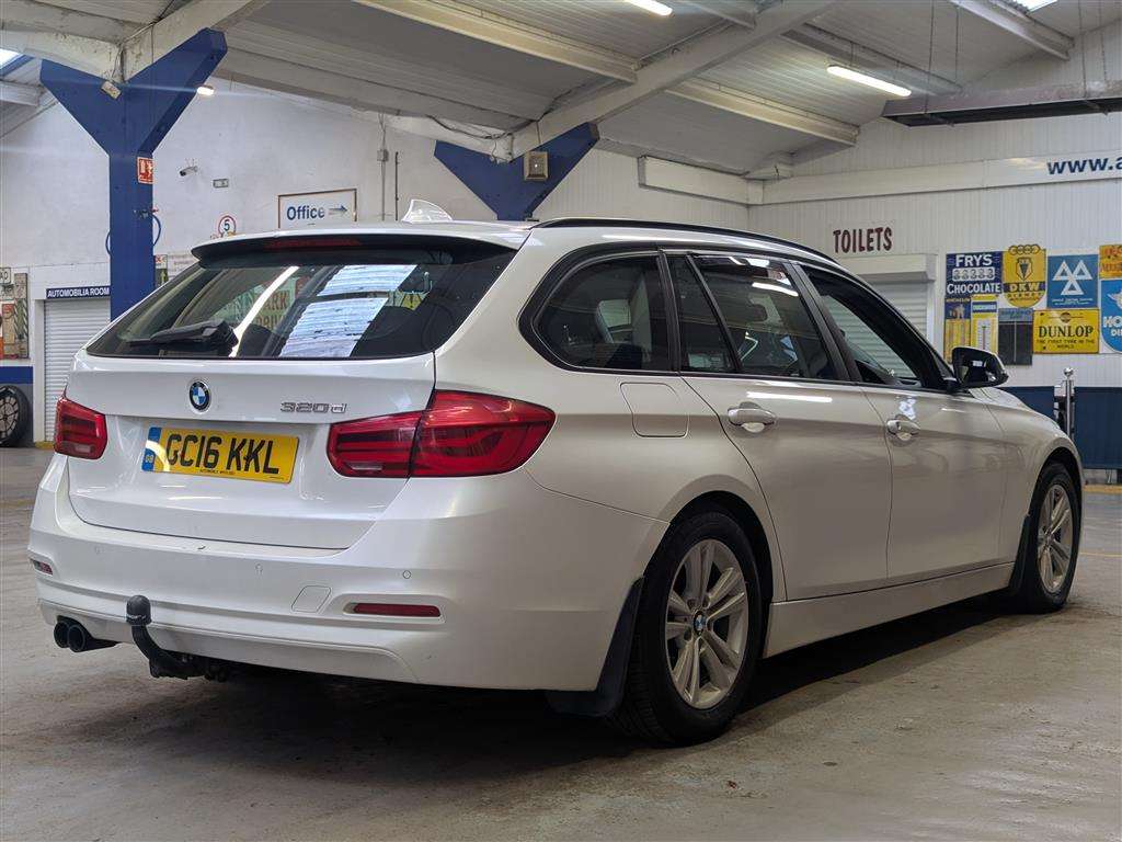 <p>2016 BMW 320D ED PLUS AUTO</p>