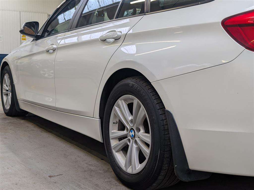 <p>2016 BMW 320D ED PLUS AUTO</p>