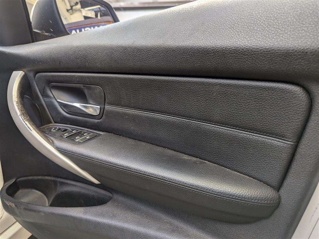 <p>2016 BMW 320D ED PLUS AUTO</p>