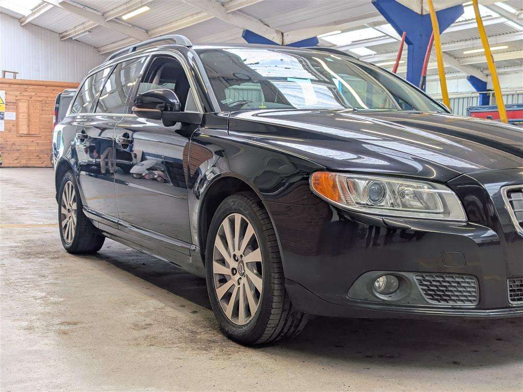 <p>2012 VOLVO V70 SE LUX T5 AUTO</p>
