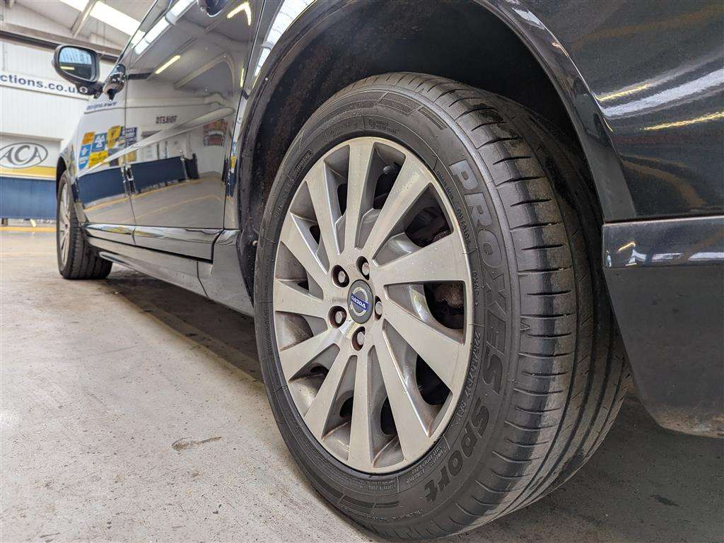 <p>2012 VOLVO V70 SE LUX T5 AUTO</p>