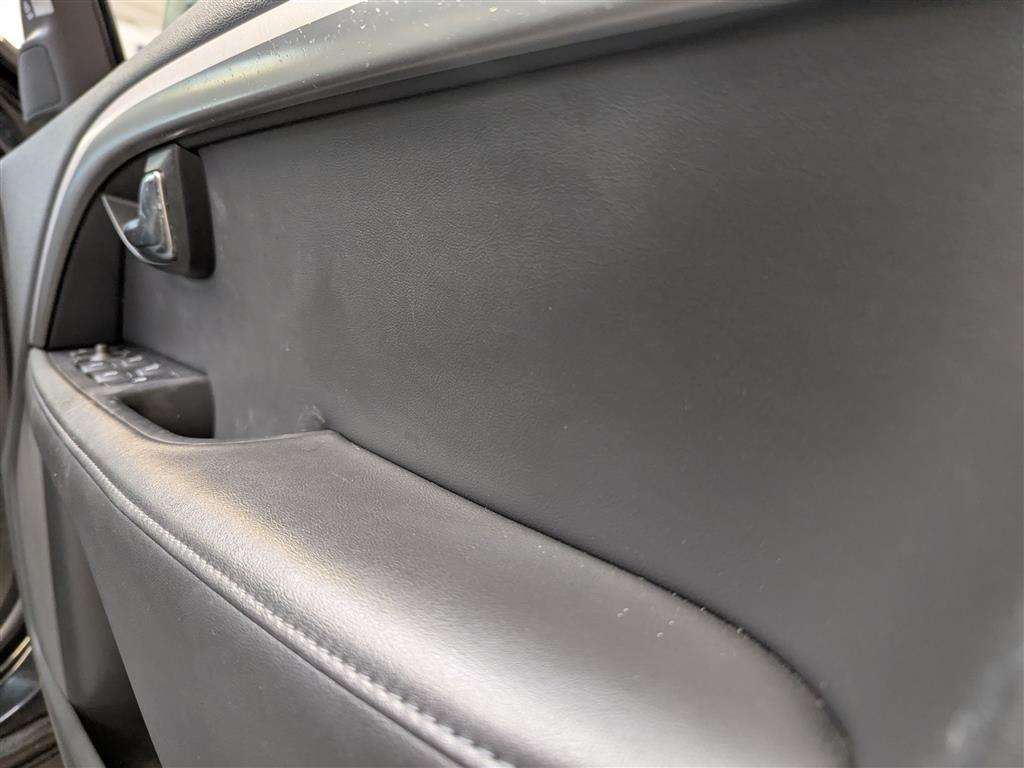 <p>2012 VOLVO V70 SE LUX T5 AUTO</p>