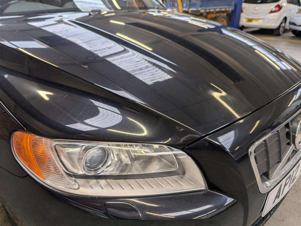 <p>2012 VOLVO V70 SE LUX T5 AUTO</p>