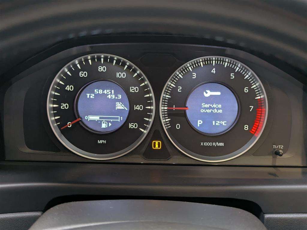 <p>2012 VOLVO V70 SE LUX T5 AUTO</p>