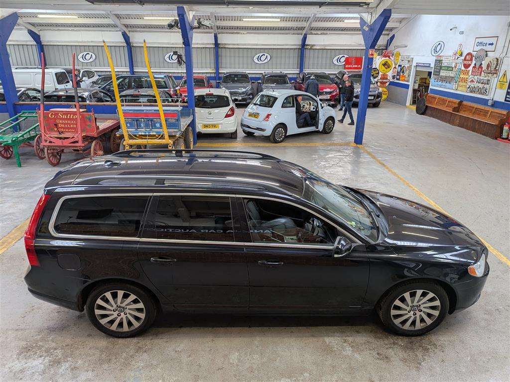 <p>2012 VOLVO V70 SE LUX T5 AUTO</p>