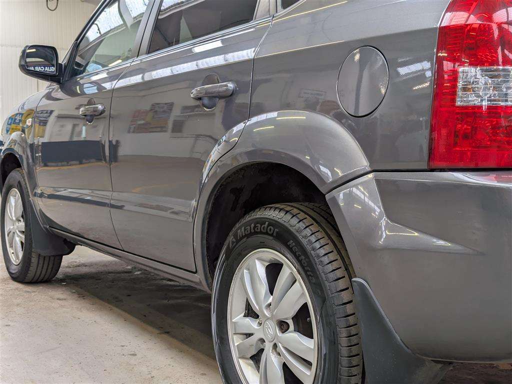 <p>2009 HYUNDAI TUCSON STYLE 2WD CRDI</p>