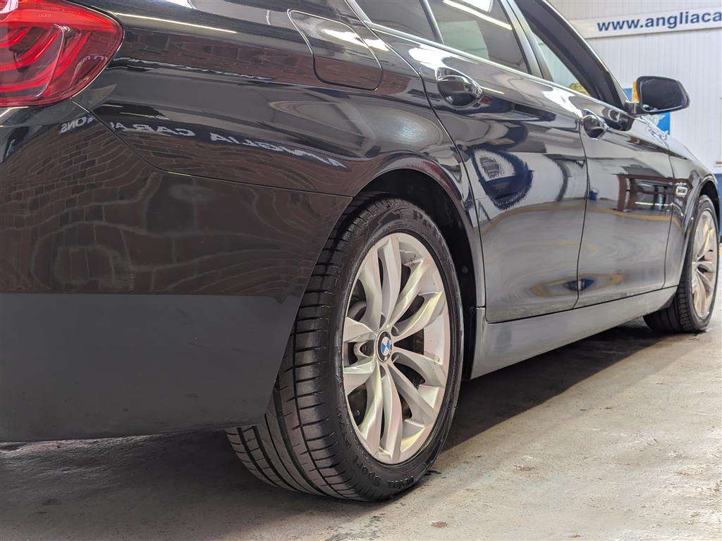 <p>2015 BMW 520D SE AUTO</p>