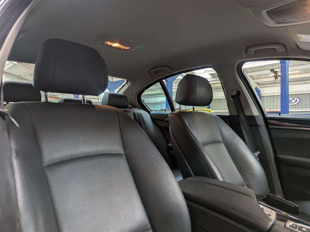 <p>2015 BMW 520D SE AUTO</p>