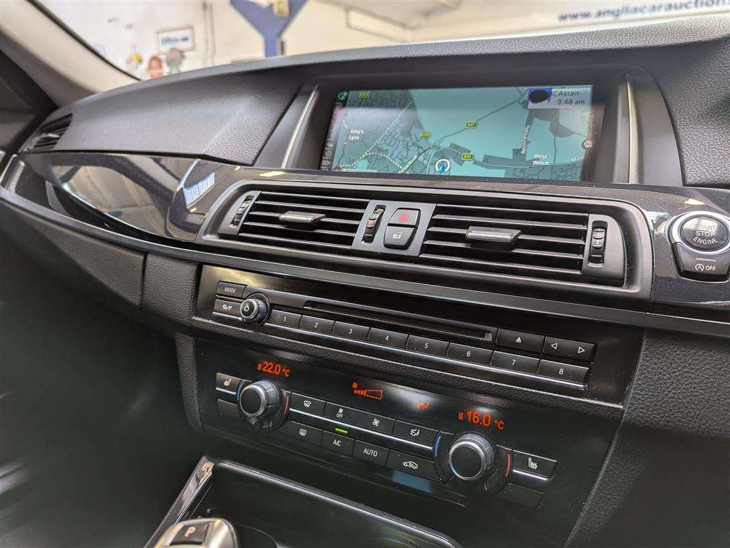 <p>2015 BMW 520D SE AUTO</p>